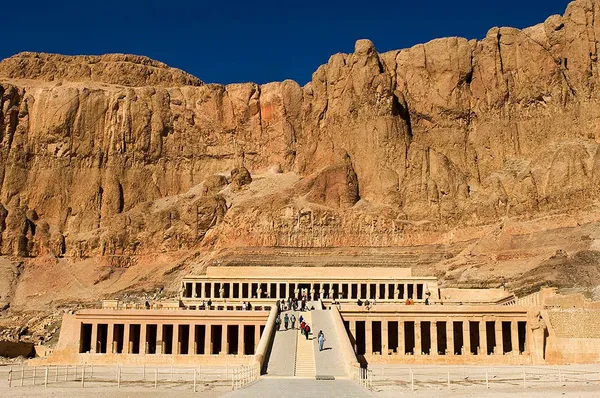 hatshipsuttempleluxor.webp